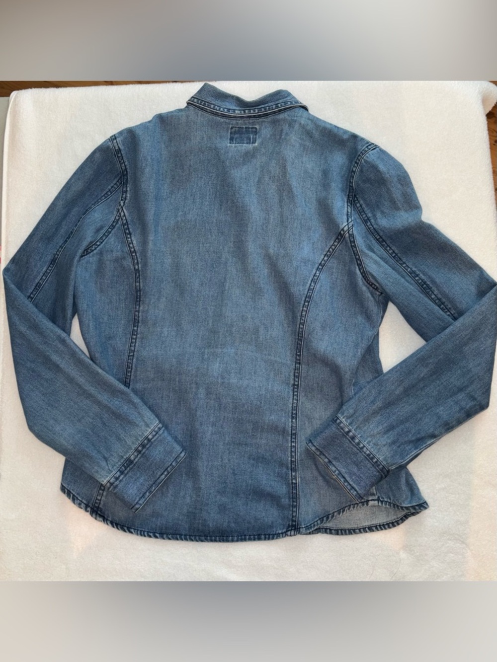 American Eagle Outfitters Denim Blue Button-Down Shirt| Medium - Picture 3 of 3